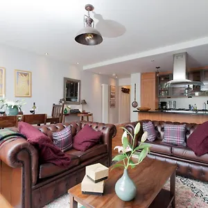 Holyrood - Luxury With Parking Edinburgh
