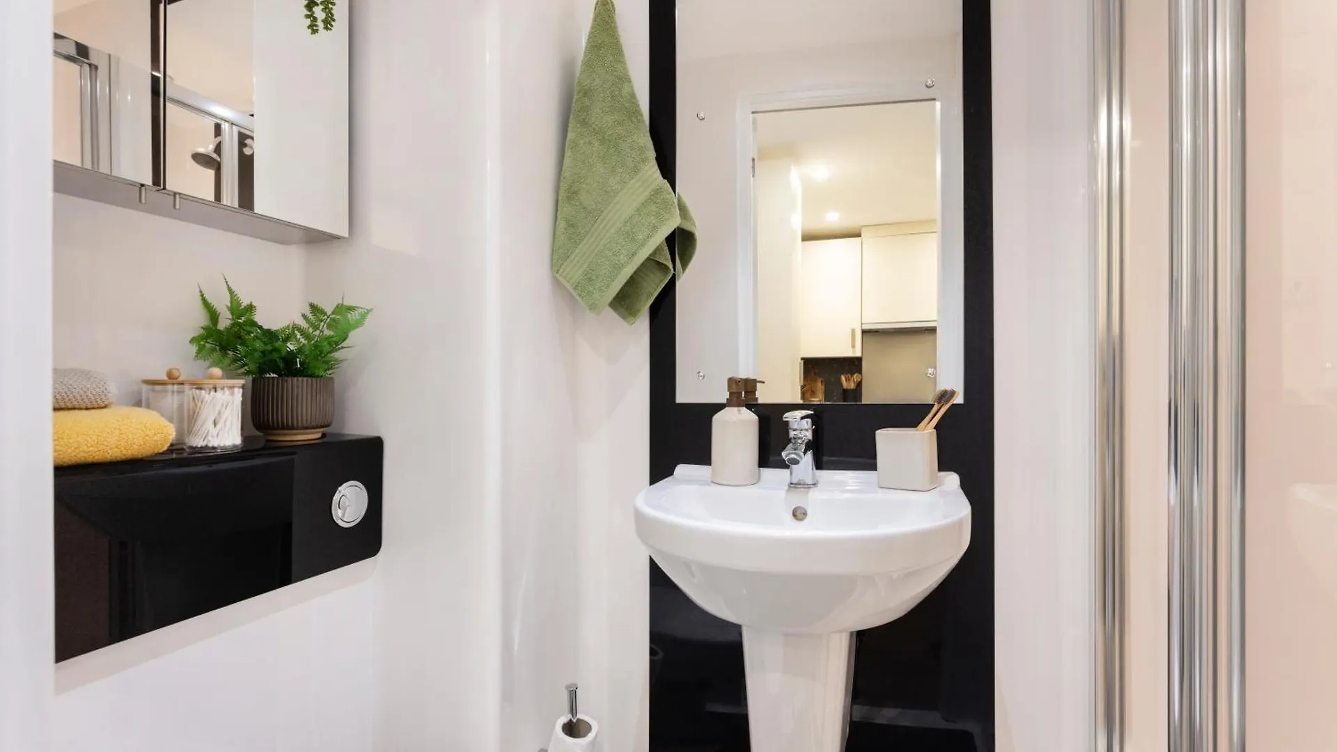Unite Students - Salisbury Court Apartment Edinburgh